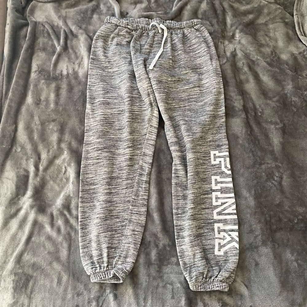 Used likes new! Size small PINK